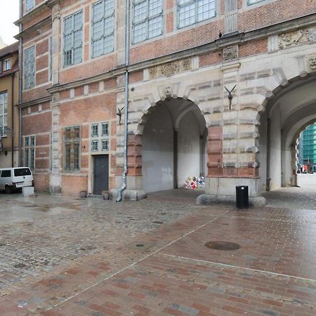 Apartment Old Town Gdansk By Noclegi Renters Екстер'єр фото